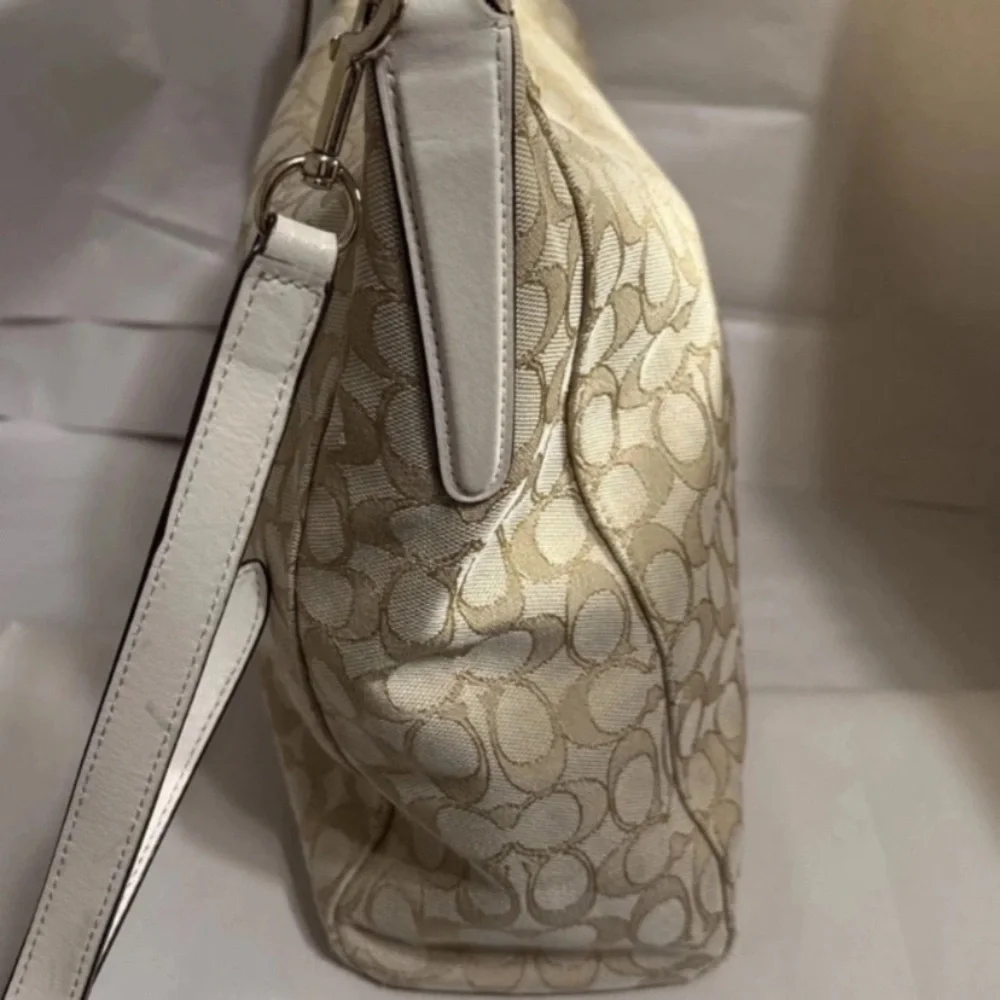 Coach Beige Signature Shoulder Bag​